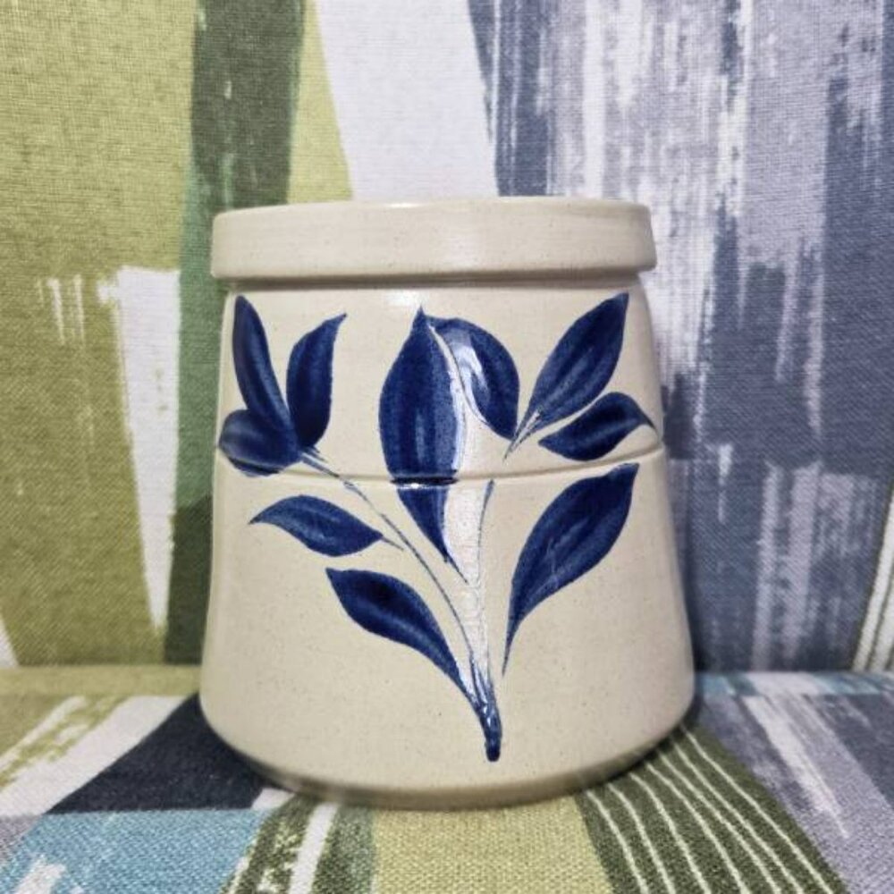 Williamsburg Pottery Salt Glazed Stoneware Floral Leaf Pattern Vase Pot Holder